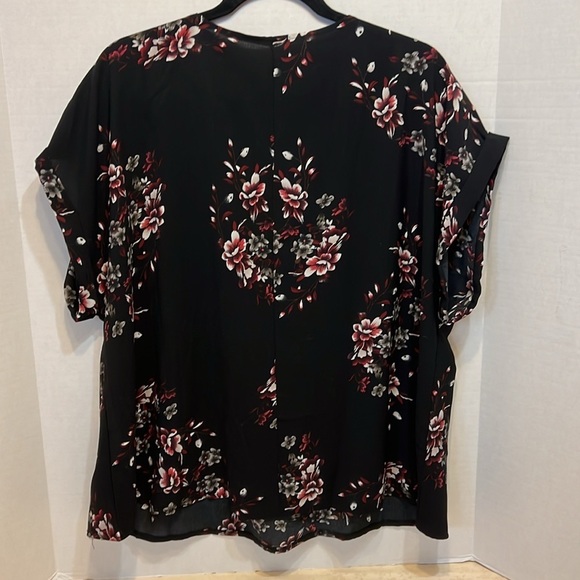 Shein 2XL Floral Short Sleeve Blouse/Top - Picture 2 of 8